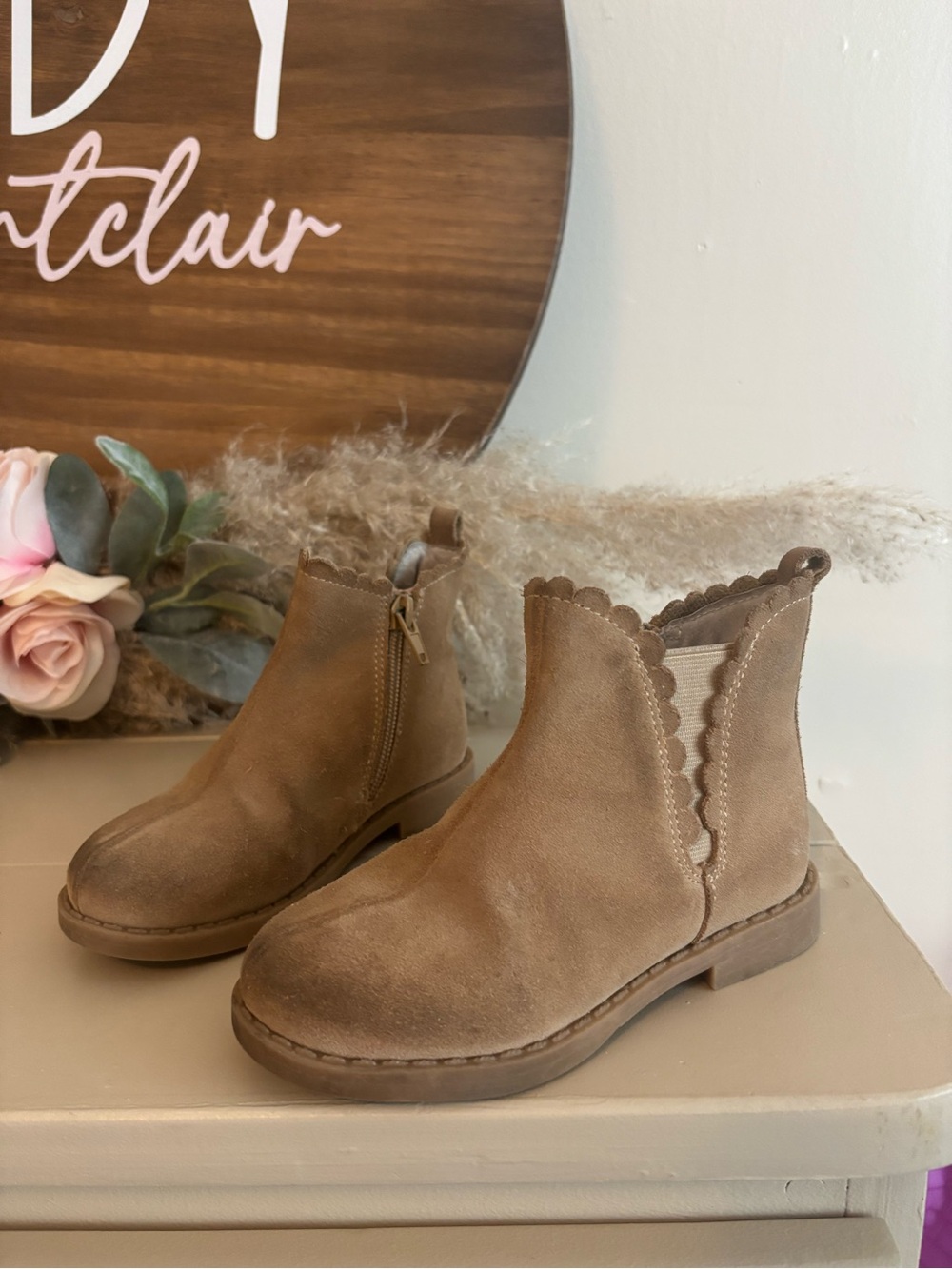 L'Amour Suede Scalloped Chelsea Boots